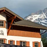 Haus Berg & Tal Апартаменты *